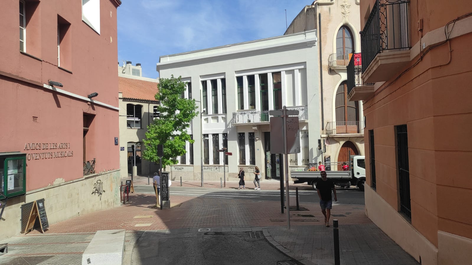 Fachada del Hospital de Día Nalu TCA en Terrassa